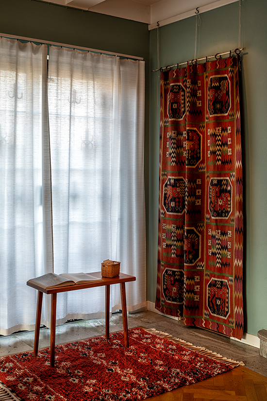 A vintage Märta Måås-Fjetterström tapestry, Röda hästarna | FJ Hakimian A vintage Märta Måås-Fjetterström tapestry, Röda hästarna | FJ Hakimian