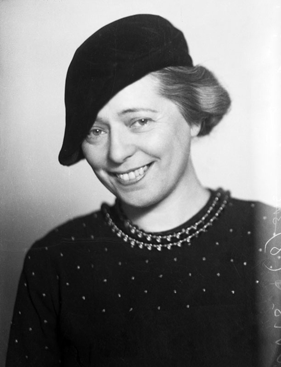 Elsa Gullberg | FJ Hakimian Elsa Gullberg | FJ Hakimian