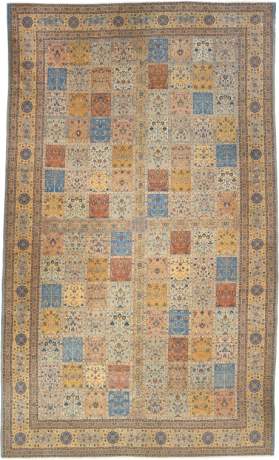 Tabriz carpet, Iran, circa 1900, 24'9" x 14'9", ref 07076