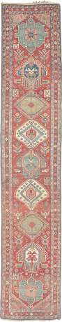 Serapi carpet, Persia, circa 1880, 19'7" x 3'8", ref 12046
