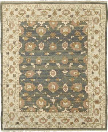 Oushak carpet, Turkey, circa 2009, 13'8" x 11'6", ref 24090