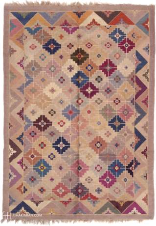 Chinese carpet, China, circa 1910, 8'10" x 6'1", ref 08021
