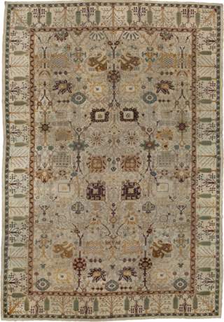 Agra carpet, India, circa 1890, 18'9" x 13'1", ref 09098